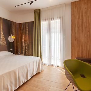 Camera con letto king size